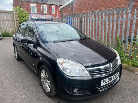 VAUXHALL ASTRA 1.8i 16v Design 5dr