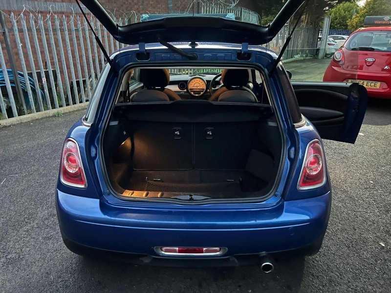 MINI HATCH