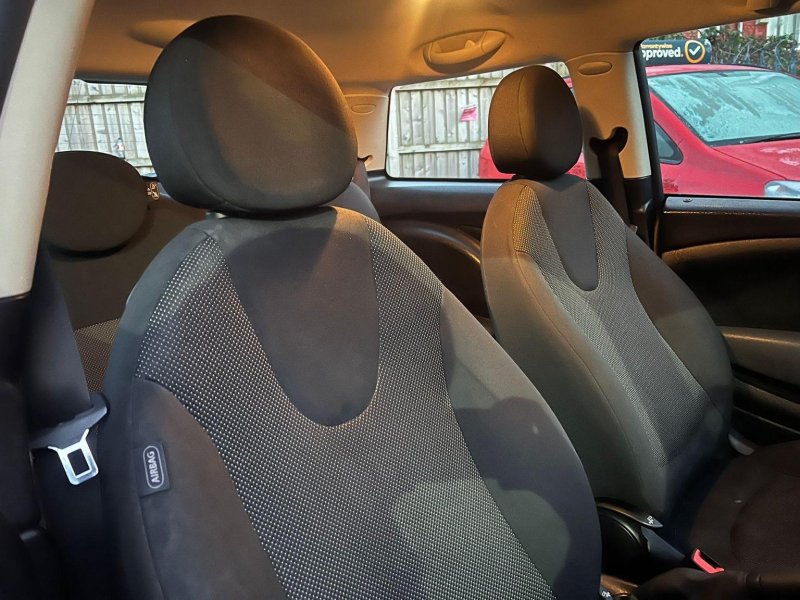 MINI HATCH