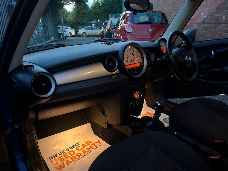MINI HATCH