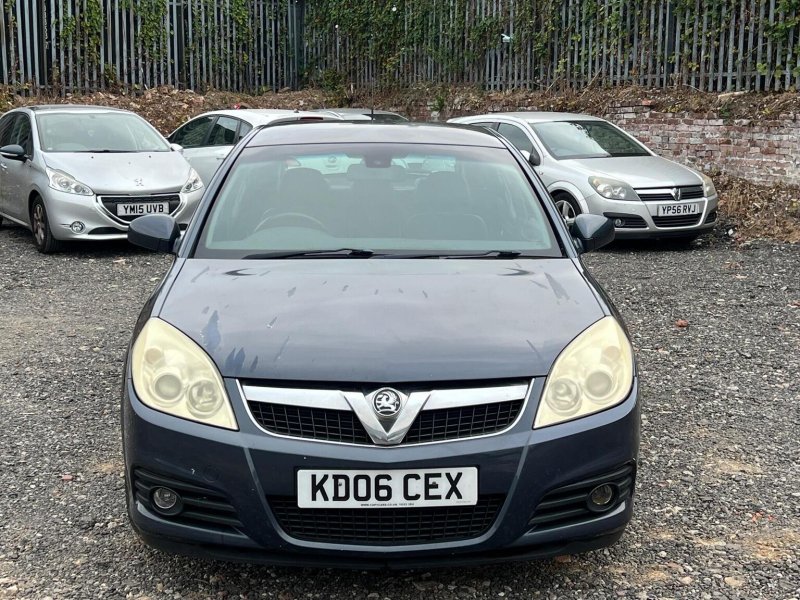 VAUXHALL VECTRA 1.8 VVT Design 5dr